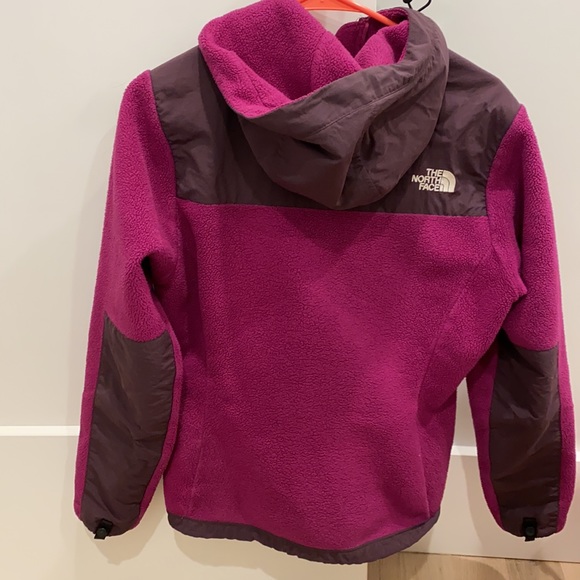 Women’s Northface Hooded Denali Fleece Jacket - Picture 2 of 3